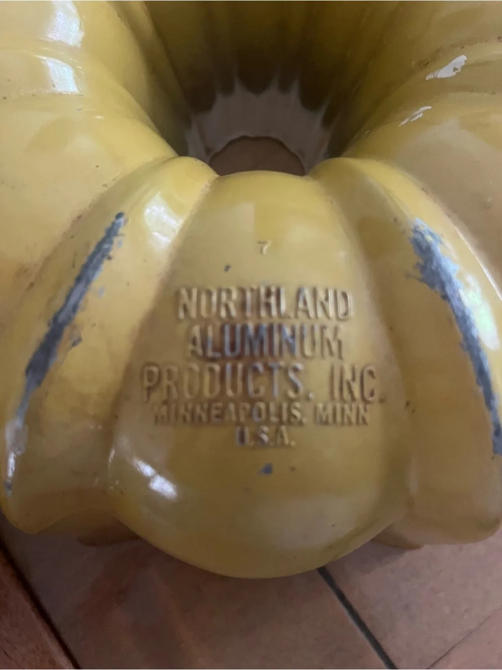 Vintage Yellow Ombre Bundt Cake Pans (Set of 2)